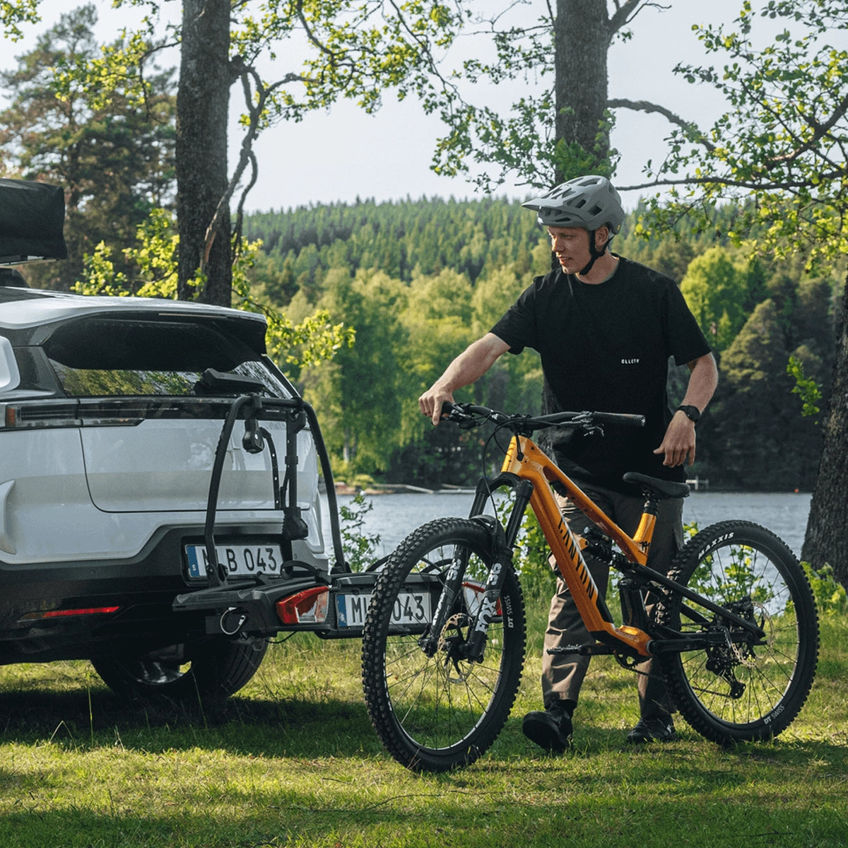 Thule VeloSpace 3 Towbar Mounted Bike Rack for 2 Bikes