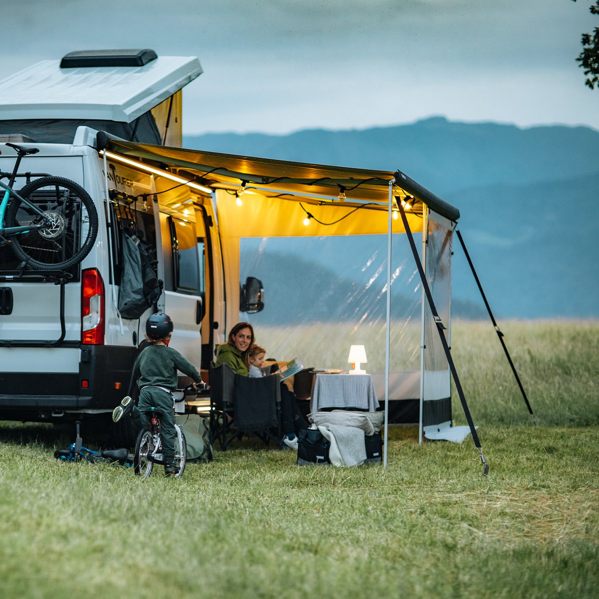 Thule Omnistor 5200 Manual Wall Awning