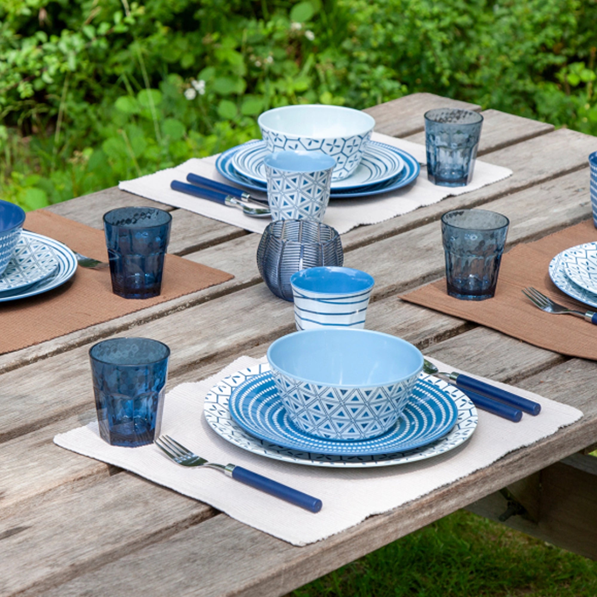 Bo-Camp Mix & Match 16Pcs Melamine Tableware Set, Blue & White