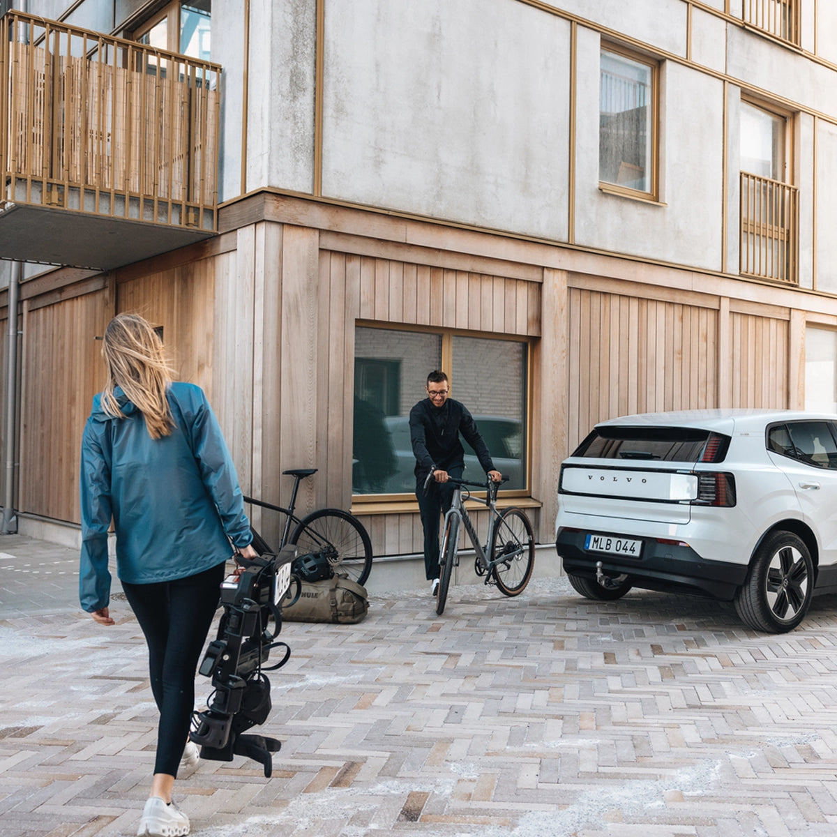 Thule OutPace Towbar Mounted Bike Rack for 3 Bikes