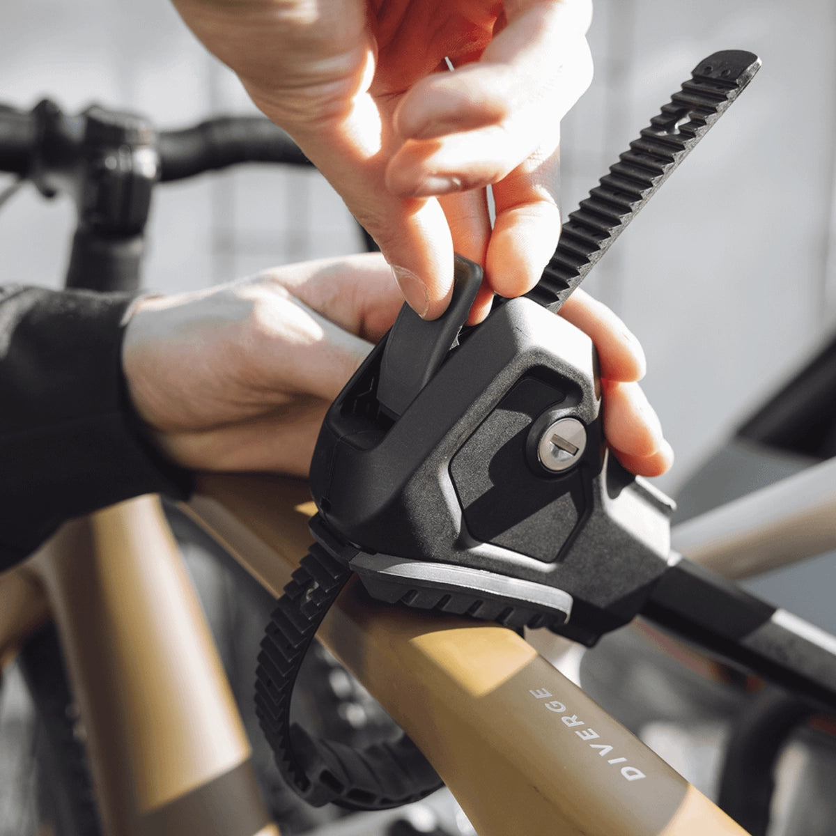 Thule EasyFold 3 Towbar Mounted Bike Rack for 3 Bikes
