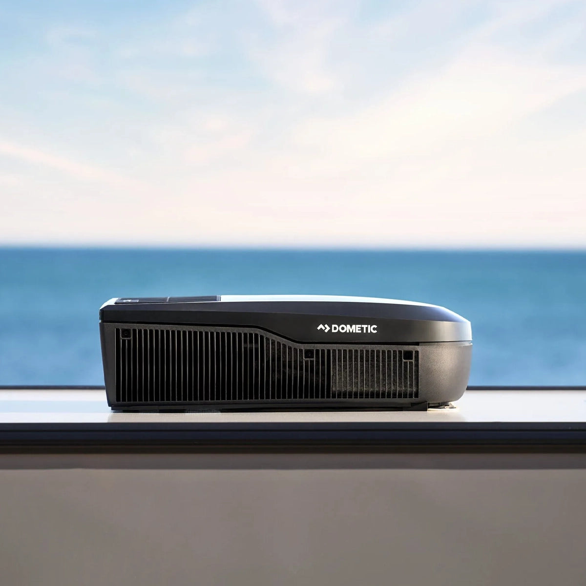 Dometic FreshJet FJZ7 2600 Air Conditioner